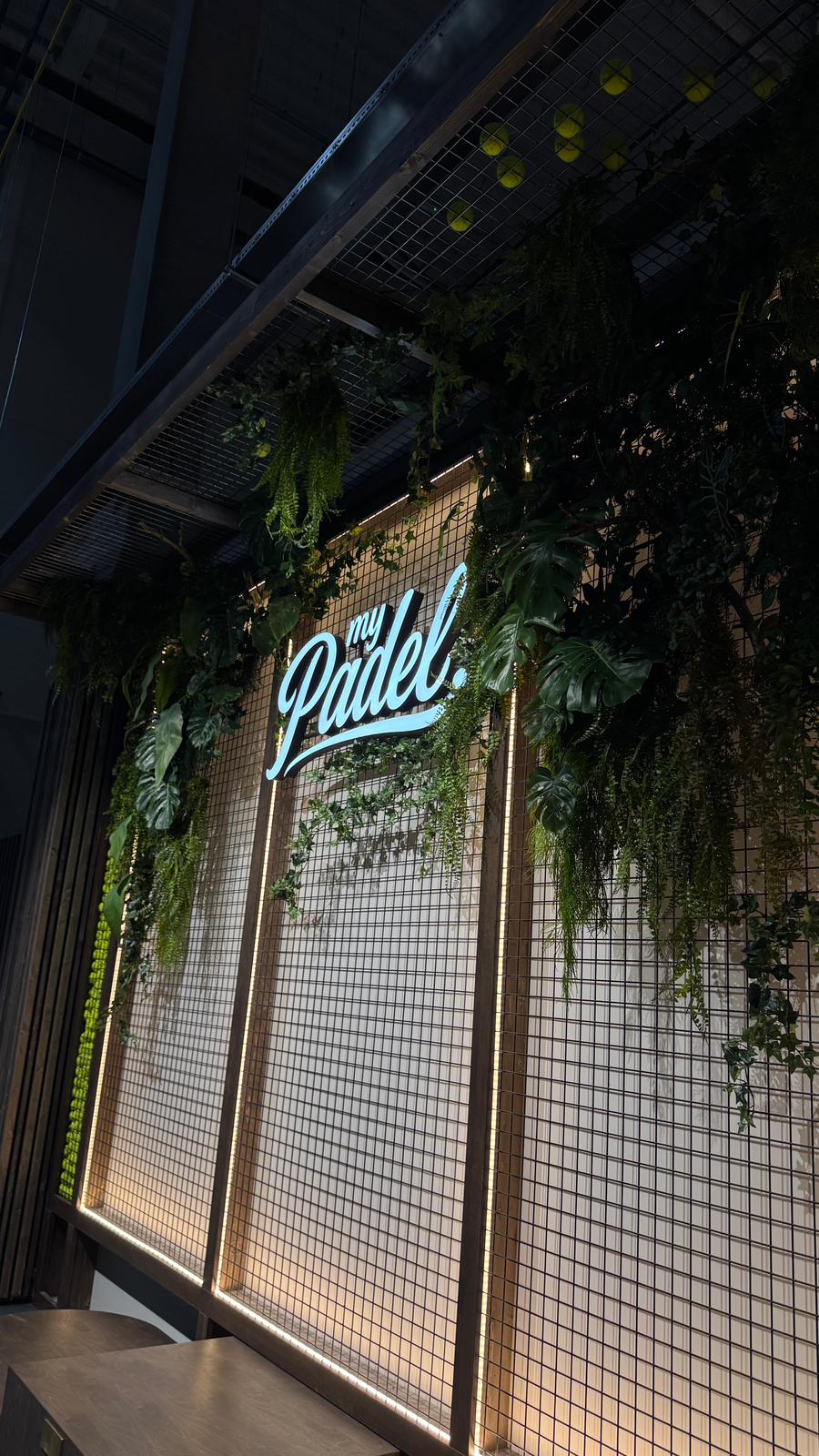 MyPadel logo pie ieejas zonas